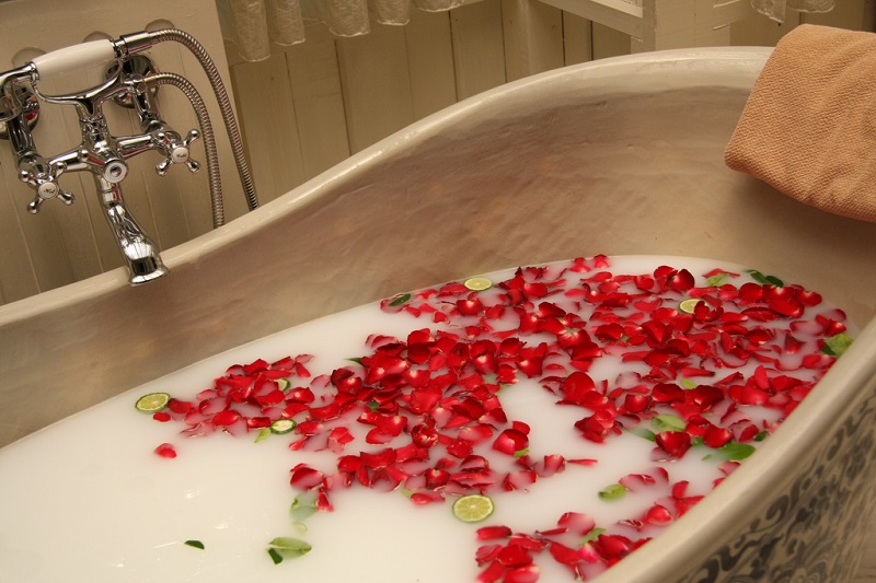 bath milk roses