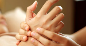 massage hands