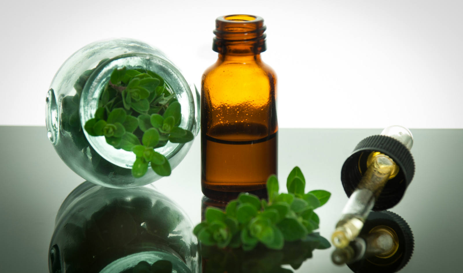 oregano-oil-a-natural-antibiotic-healthy-life-beauty