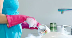 pregnancy women cleaning